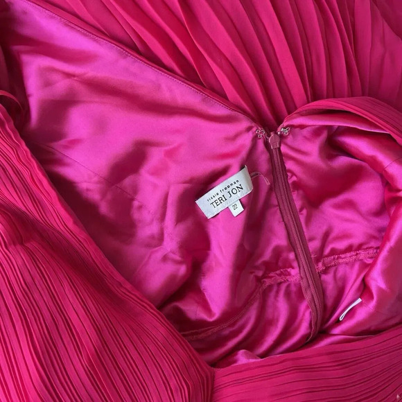 Rickie Freeman for Teri Jon V-Neck Puff Sleeve Pleated Chiffon Gown Pink Plus 22 - Picture 5 of 5